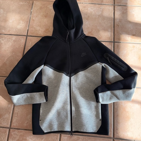 Nike Tech Black and Gray Tracksuit Men’s Small - Picture 2 of 5